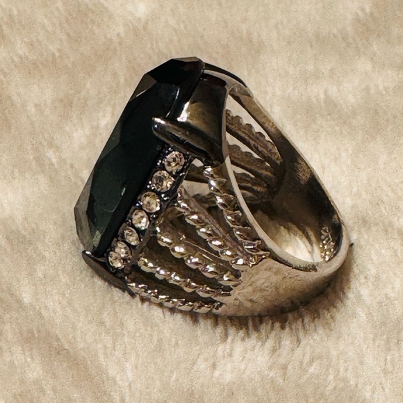 Lia Sophia Lunette Ring Size 8 - Picture 3 of 5